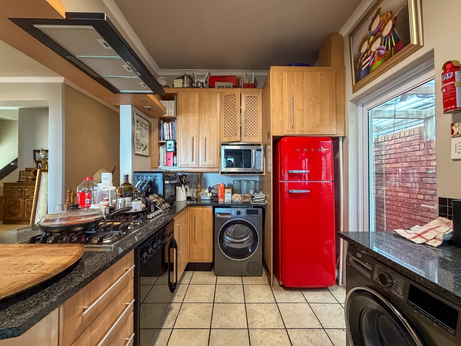 4 Bedroom Property for Sale in Bantry Bay Western Cape